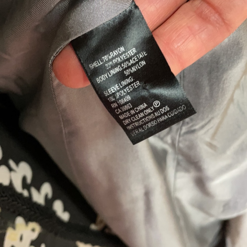 TAHARI Arthur S. Levine Gray Blazer Jacket Size 2P - Picture 9 of 9